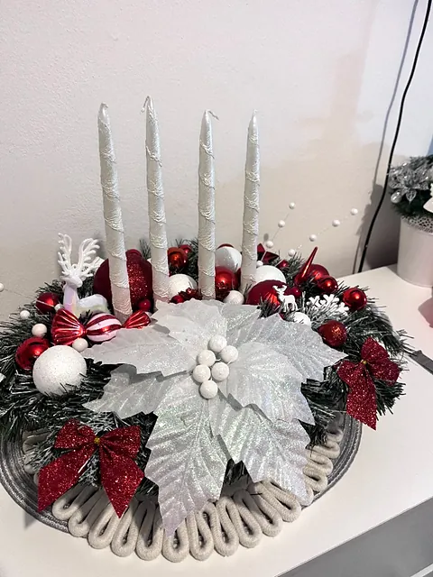 Adventní svícen s vánoční hvězdou, červená, bílá, stříbrná